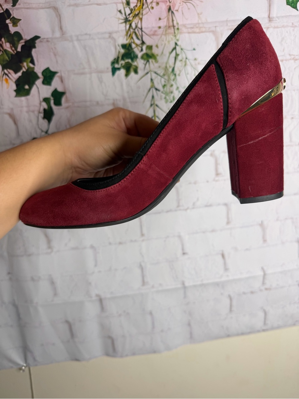 Tommy Hilfiger Burgundy Heel Pumps with Gold Accent Design - Picture 7 of 8